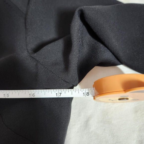 Banana Republic Little Black Dress 3/4 Sleeve Crew Neck Laser Cut Detailing SZ 6 - Picture 8 of 15